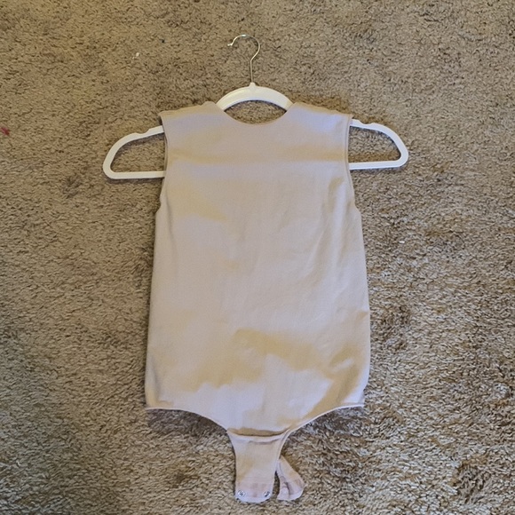 Skims Essential Crew Neck Sleeveless Bodysuit - Thong & Snaps - Picture 3 of 3